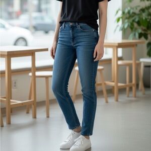 Classic Blue Women's Jeans

B2 0226